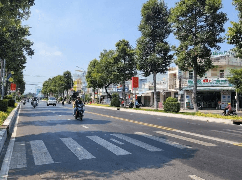 Bán nền mặt tiền kinh doanh đường Ung Văn Khiêm, phường Long Xuyên.